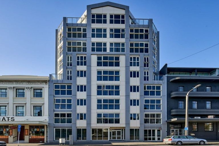 Photo of property in 5 Kent Terrace, Mount Victoria, Wellington, 6011