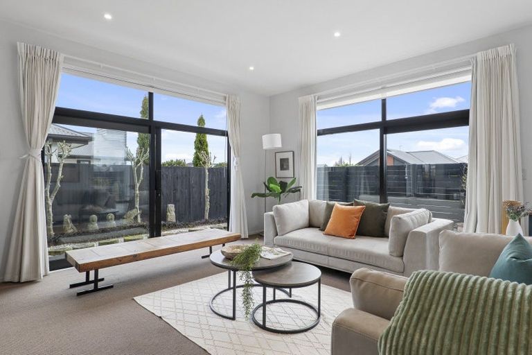 Photo of property in 16 Whitnall Street, Halswell, Christchurch, 8025