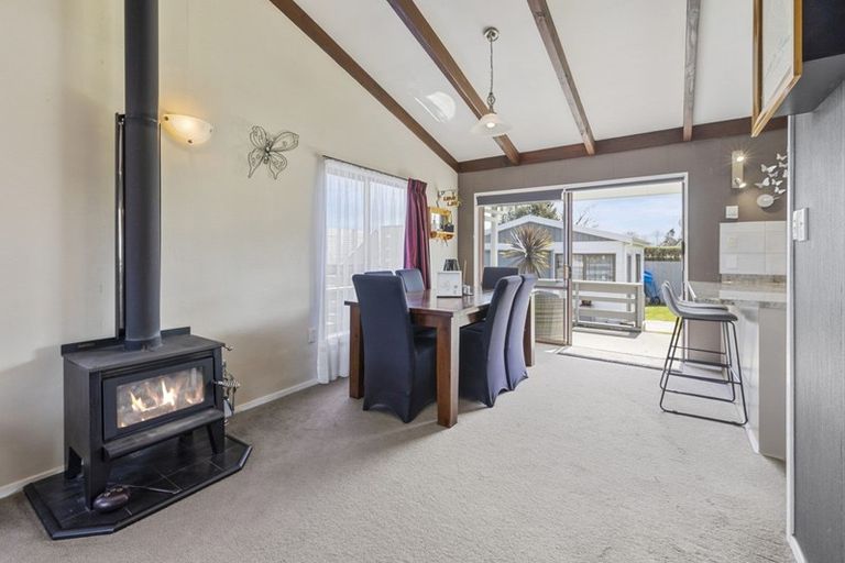 Photo of property in 77 Richmond Avenue, Richmond Heights, Taupo, 3330