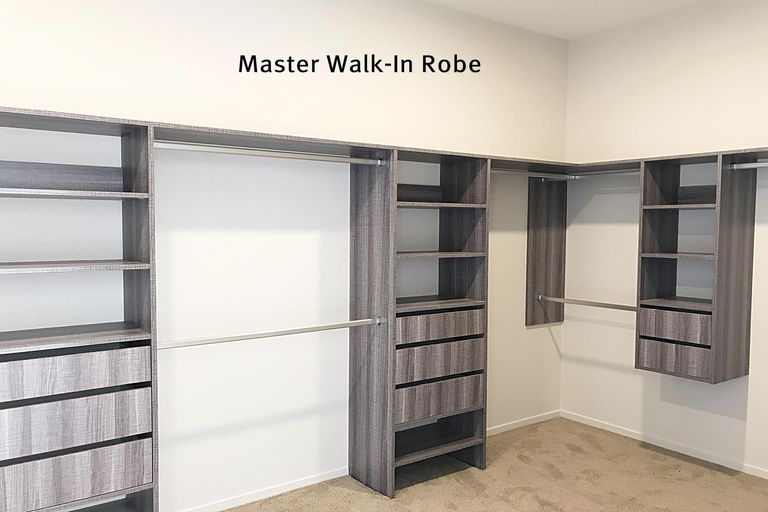 Photo of property in 13 Mclachlan Way, Pokeno, 2471