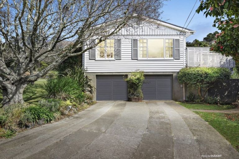 Photo of property in 11 Khouri Avenue, Karori, Wellington, 6012