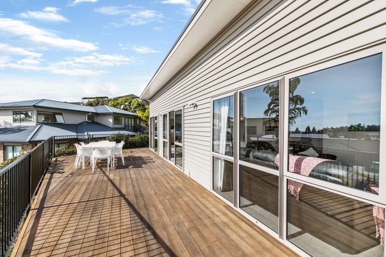 Photo of property in 14 Ko Place, Pyes Pa, Tauranga, 3112