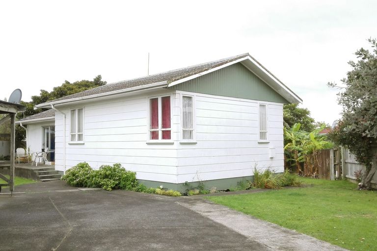 Photo of property in 7 Foster Place, Mangere East, Auckland, 2024