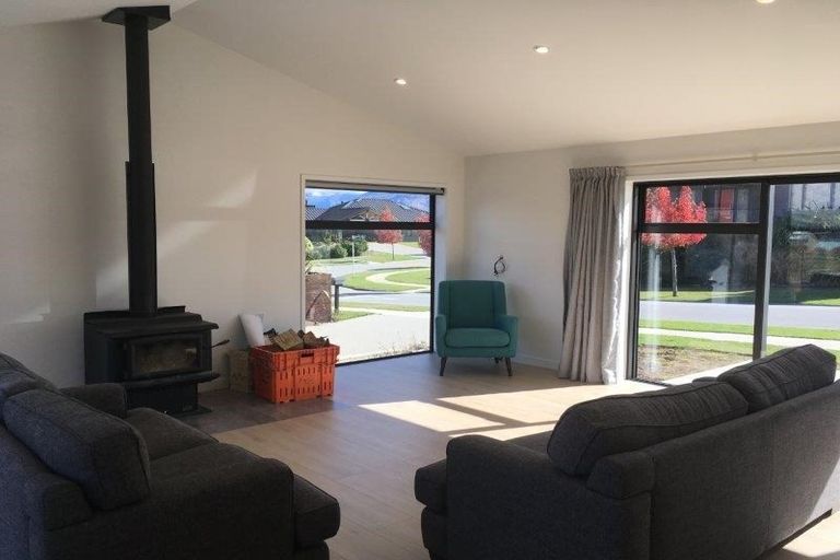 Photo of property in 34 Minaret Ridge, Wanaka, 9305