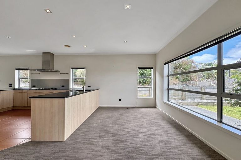 Photo of property in 74 Amesbury Drive, Churton Park, Wellington, 6037