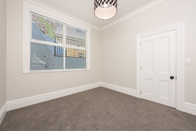 Photo of property in 62 Hawker Street, Mount Victoria, Wellington, 6011