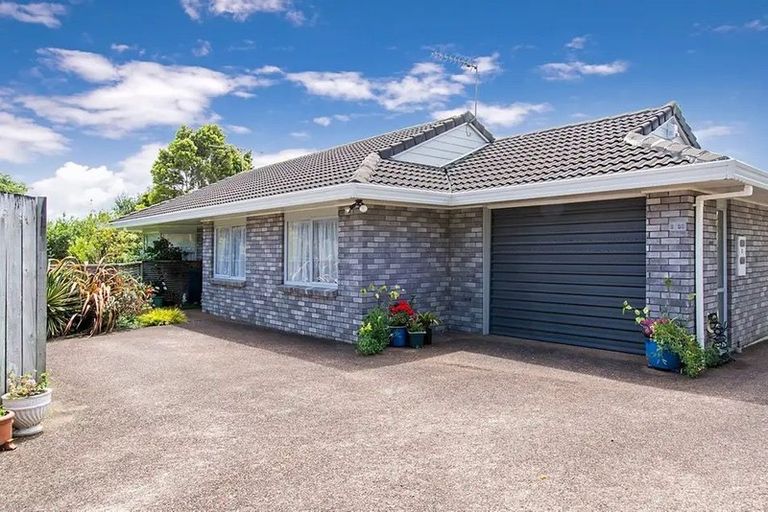 Photo of property in 2/88 Simmental Crescent, Somerville, Auckland, 2014