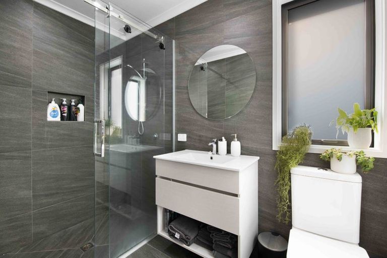 Photo of property in 16 Urumaraki Avenue, Helensville, 0800