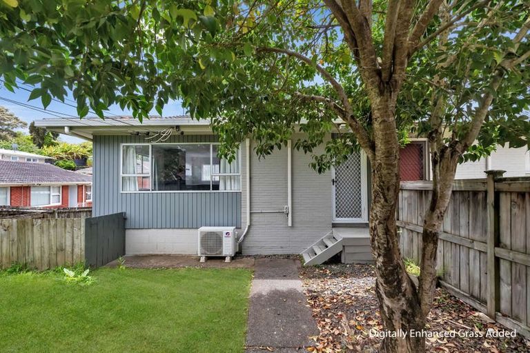 Photo of property in 2/42 Sheridan Drive, New Lynn, Auckland, 0600