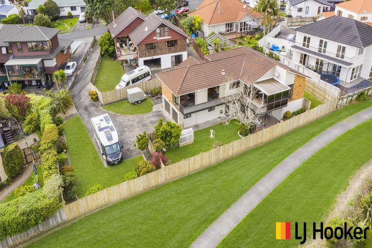 Photo of property in 21 St Annes Crescent, Wattle Downs, Auckland, 2103
