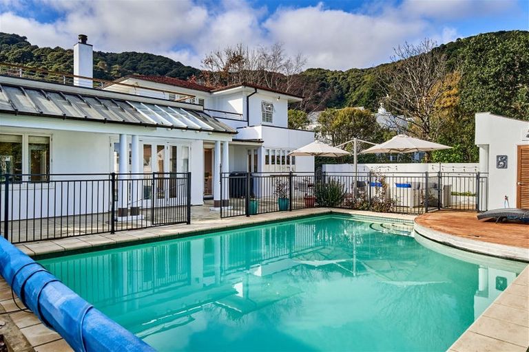 Photo of property in 25 Cheviot Road, Lowry Bay, Lower Hutt, 5013