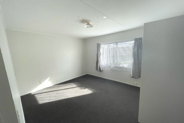 Photo of property in 1/100 Shifnal Drive, Randwick Park, Auckland, 2105