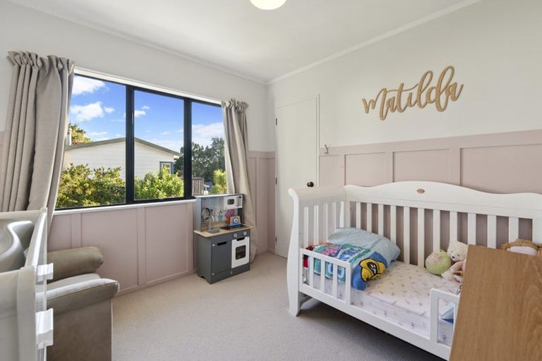 Photo of property in 10 Emery Grove, Bayview, Auckland, 0629