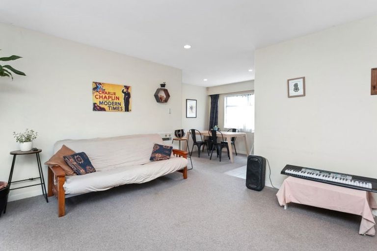 Photo of property in 2/9 Braemar Place, Avonside, Christchurch, 8061