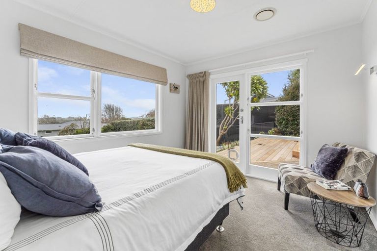 Photo of property in 50 Winara Avenue, Waikanae, 5036