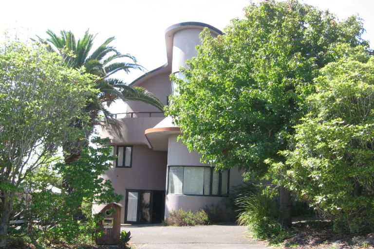 Photo of property in 41 Rothesay Bay Road, Rothesay Bay, Auckland, 0630