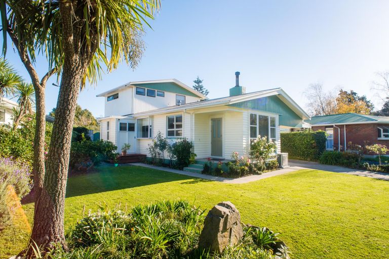 Photo of property in 30 Turenne Street, Inner Kaiti, Gisborne, 4010