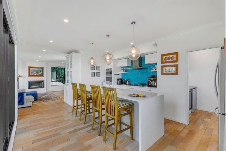 Photo of property in 8 The Track, Plimmerton, Porirua, 5026