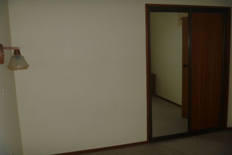 Photo of property in 2/12 Campbell Street, Alexandra, 9320