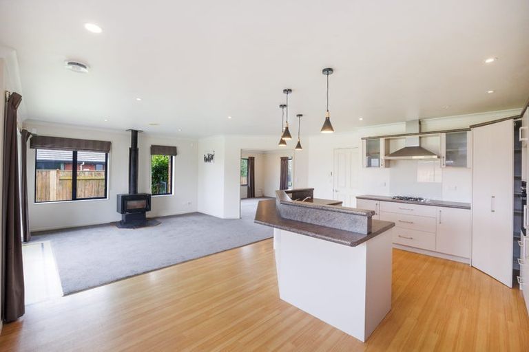 Photo of property in 186 Pacific Drive, Fitzherbert, Palmerston North, 4410