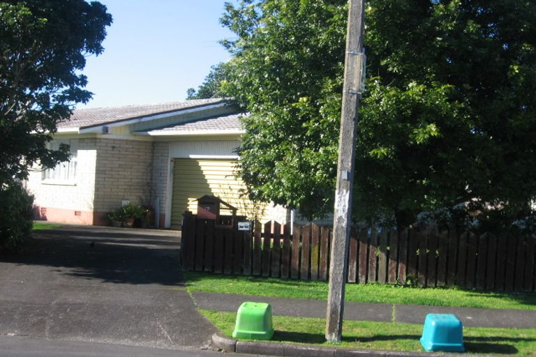 Photo of property in 19 Hazeldene Place, Opaheke, Papakura, 2113