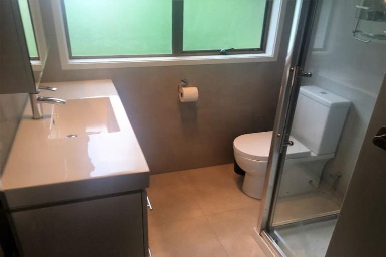 Photo of property in 34 Kelman Road, Kelston, Auckland, 0602