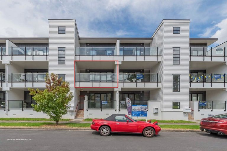 Photo of property in 16/11 Carlos Drive, Flat Bush, Auckland, 2016
