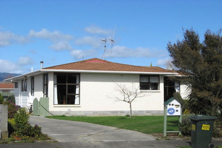Photo of property in 32 Rimu Street, Levin, 5510