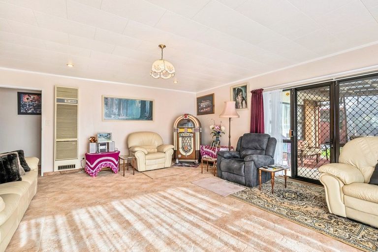 Photo of property in 24 Easton Way, Levin, 5510