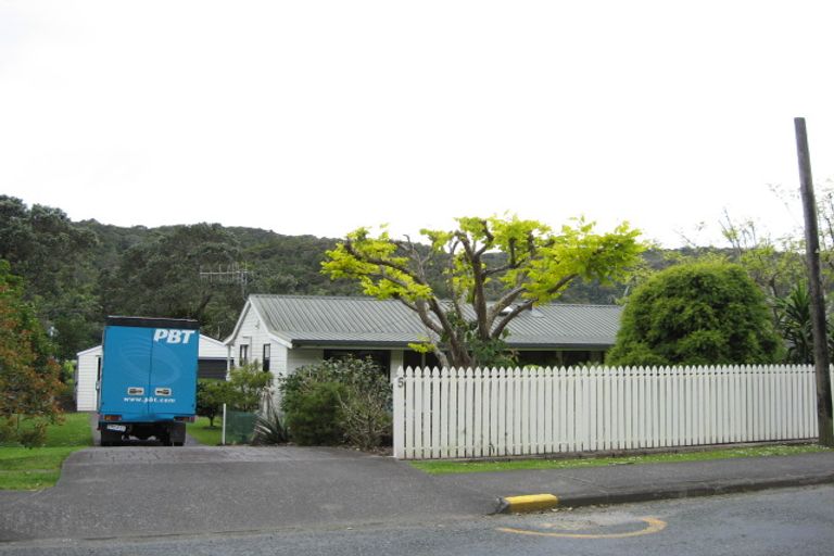 Photo of property in 5 Weranui Road, Waiwera, Orewa, 0994