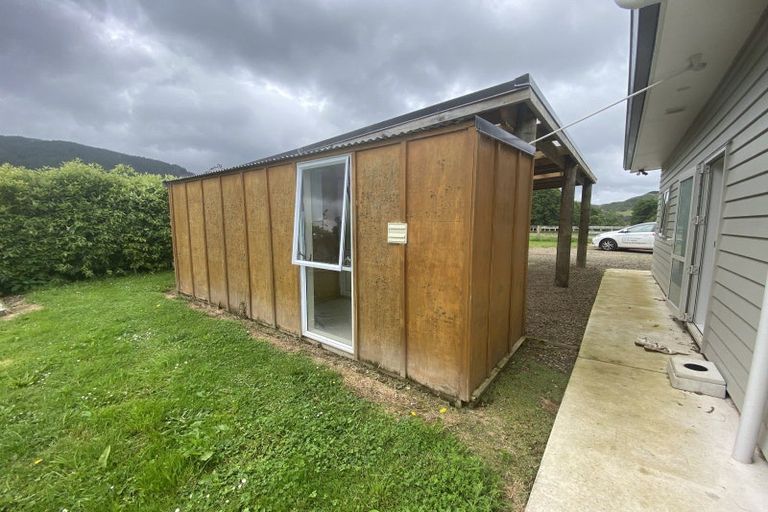 Photo of property in 281 North Manakau Road, Manakau, Levin, 5573