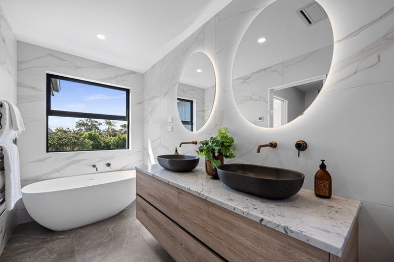 Photo of property in 12a Eric Price Avenue, Takapuna, Auckland, 0620