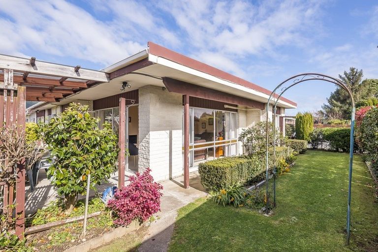 Photo of property in 2a Cypress Grove, Paraparaumu, 5032