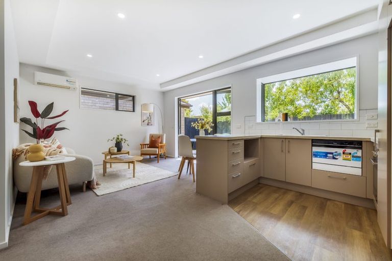 Photo of property in 2/23 Cutts Road, Russley, Christchurch, 8042