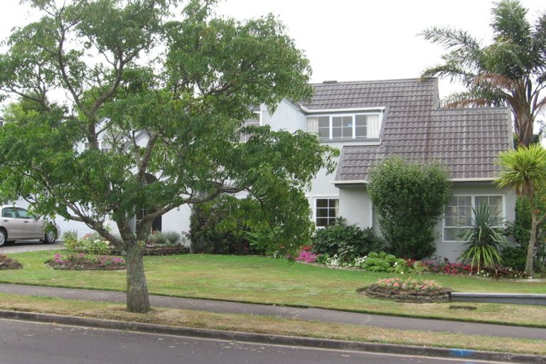 Photo of property in 11 Cherub Place, West Harbour, Auckland, 0618