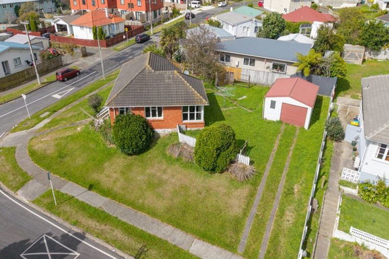 Photo of property in 2 Hukatai Street, Elsdon, Porirua, 5022