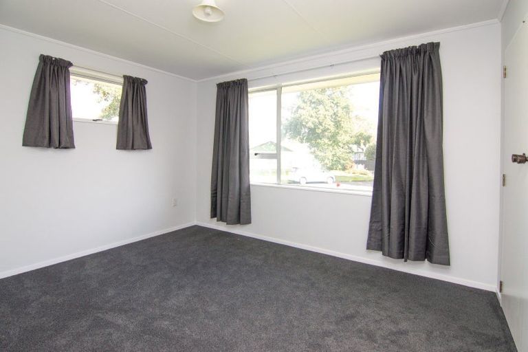 Photo of property in 19 Bendigo Street, Cloverlea, Palmerston North, 4412
