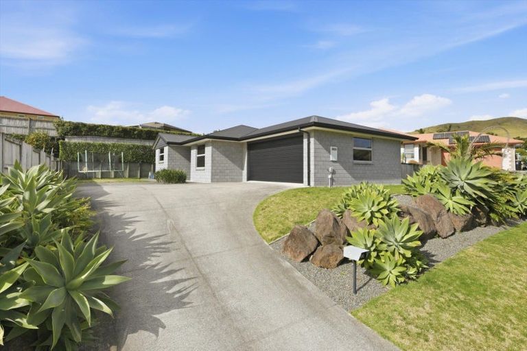 Photo of property in 105 Ballintoy Park Drive, Welcome Bay, Tauranga, 3175
