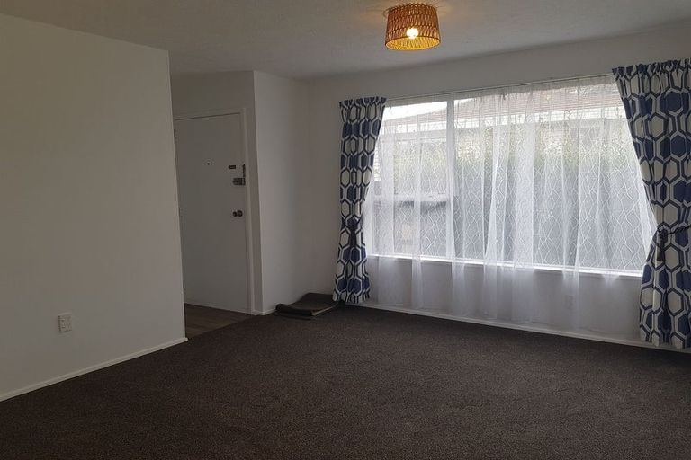Photo of property in 19 Salford Avenue, Redwood, Christchurch, 8051
