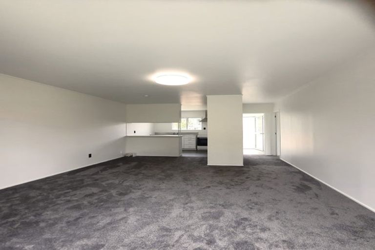 Photo of property in 2/27 Mon Desir Place, Manurewa, Auckland, 2102