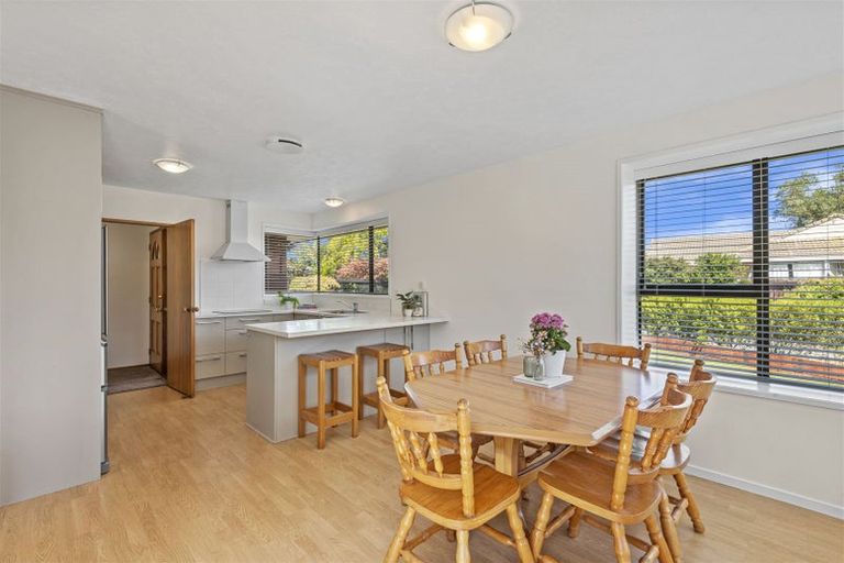 Photo of property in 12 Thornhill Place, Sockburn, Christchurch, 8042