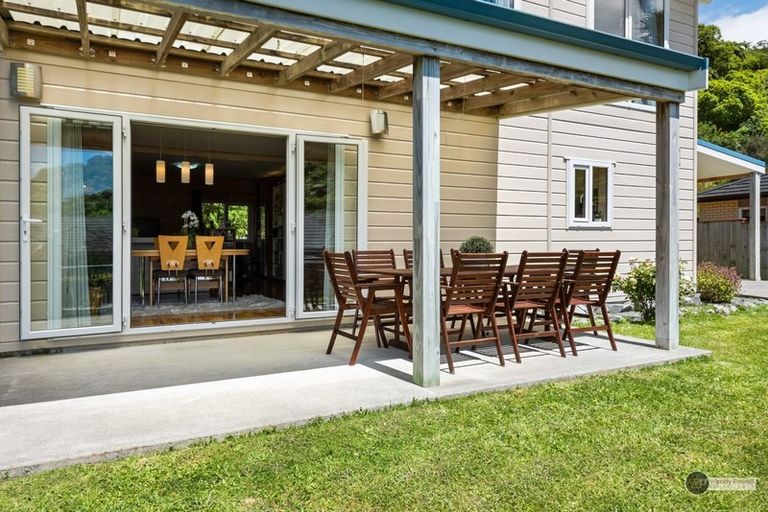 Photo of property in 5 Aran More Place, Belmont, Lower Hutt, 5010