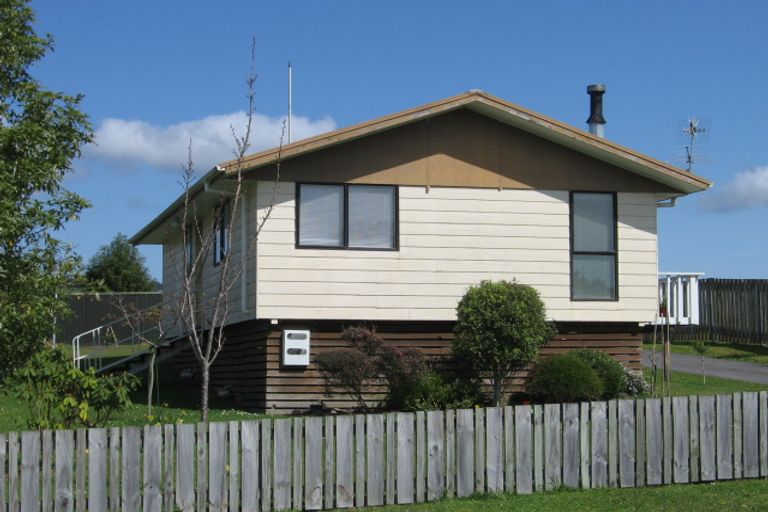 Photo of property in 4 Crystal Place, Pukehangi, Rotorua, 3015