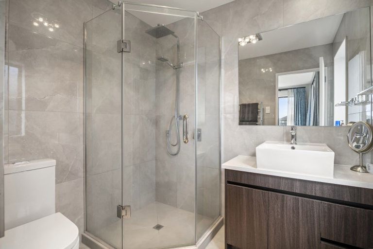 Photo of property in 11 Koiora Road, Clarks Beach, 2122