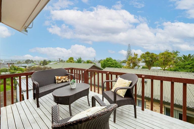 Photo of property in 73 Rimu Street, New Lynn, Auckland, 0600