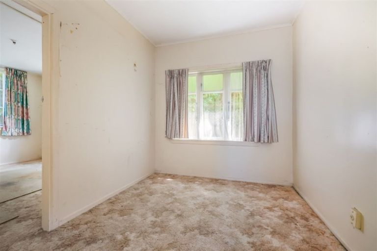 Photo of property in 46 Pekanga Road, Normandale, Lower Hutt, 5010