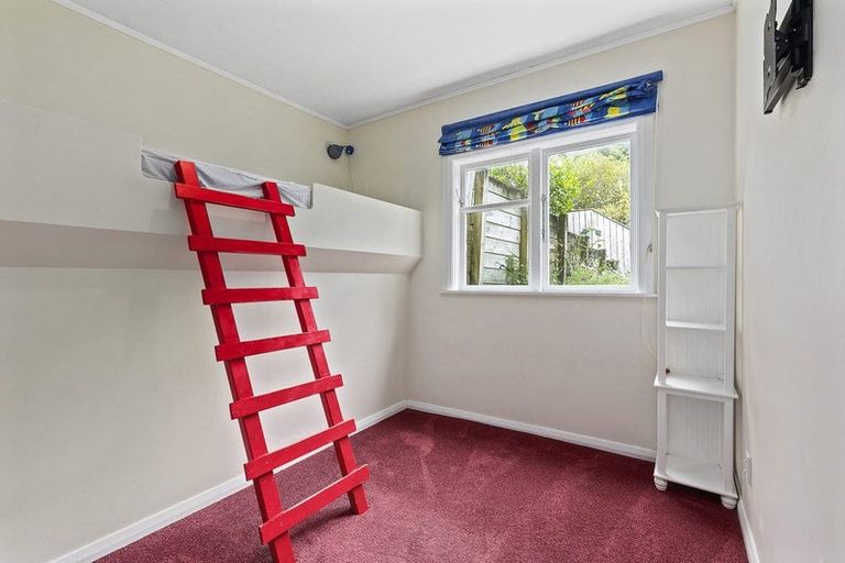 Photo of property in 70 Nottingham Street, Karori, Wellington, 6012