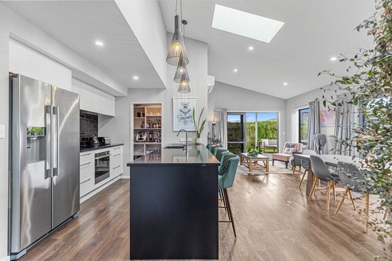 Photo of property in 27 Te Kio Crescent, Papamoa Beach, Papamoa, 3118