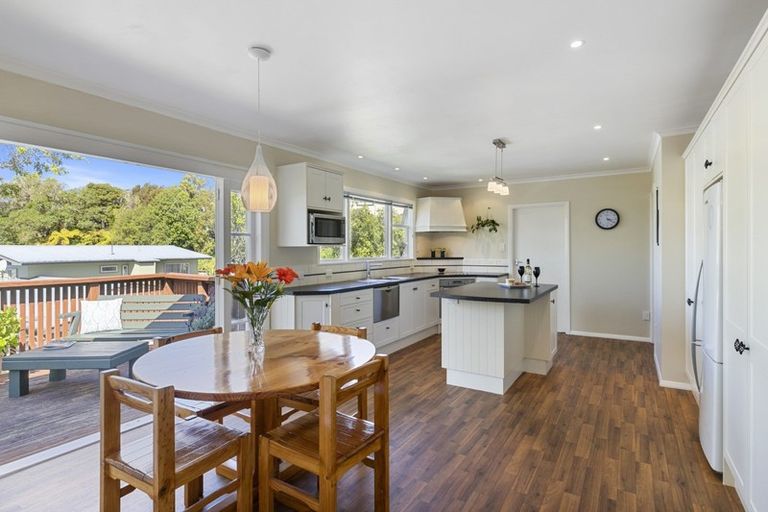 Photo of property in 102 Normandale Road, Normandale, Lower Hutt, 5010