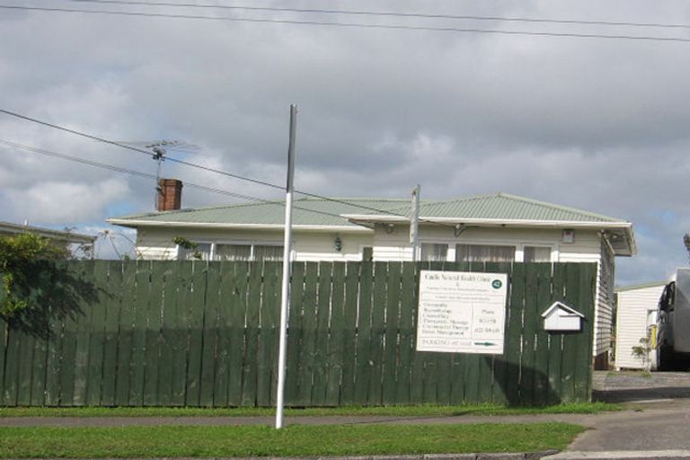 Photo of property in 42 West Coast Road, Glen Eden, Auckland, 0602